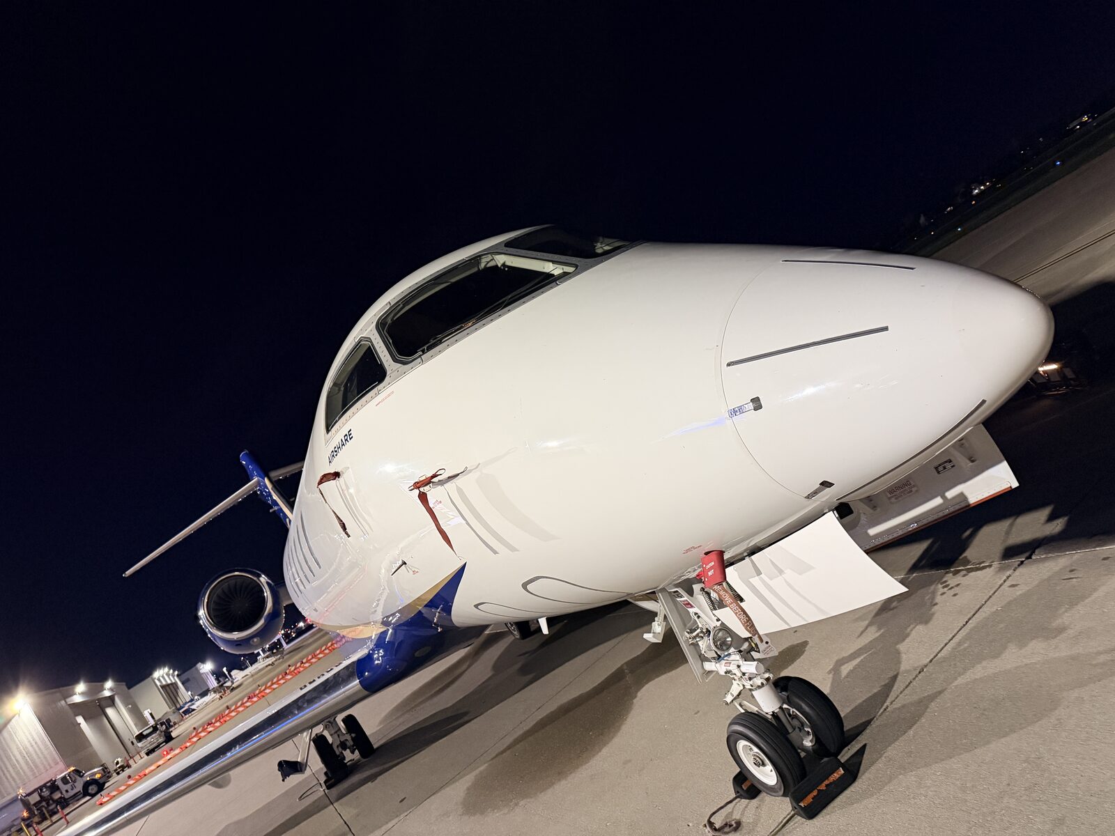 Bombardier Challenger 300 nose cockpit nose gear airstairs ramp night exterior detailing